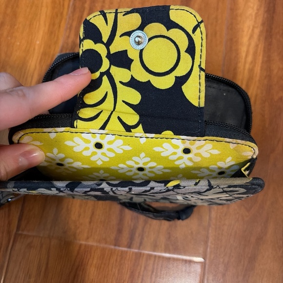 Vera Bradley Wristlet - Picture 2 of 4